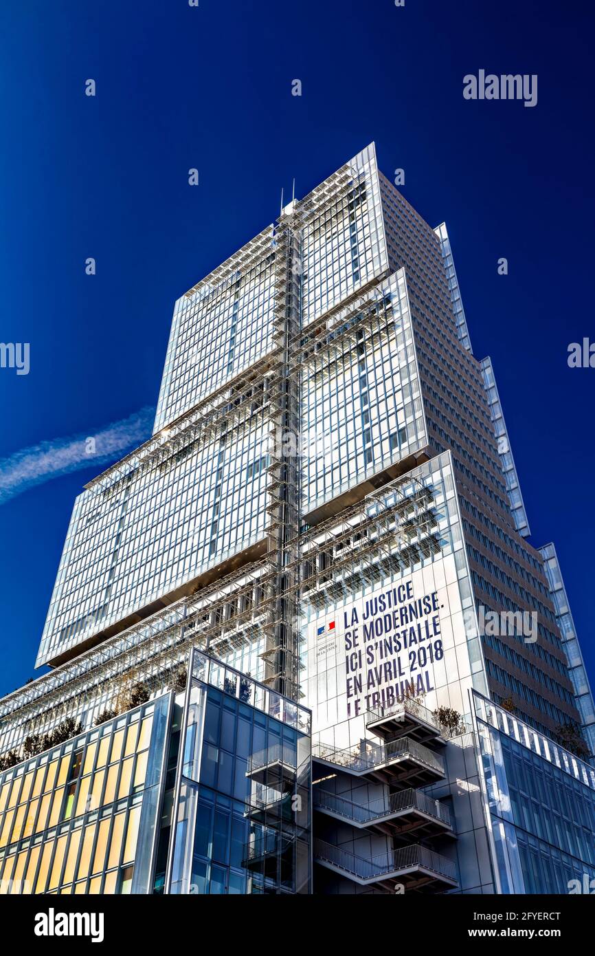 FRANCE. PARIS (75). THE NEW COURTHOUSE IN AVENUE DE LA PORTE DE CLICHY  Stock Photo - Alamy