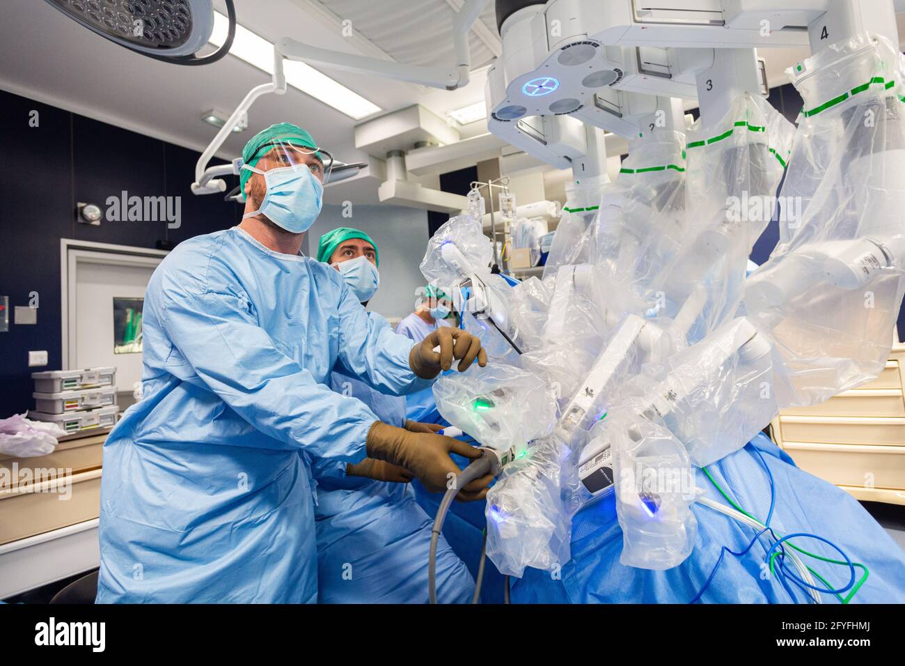 Image-guided robotic conservative renal surgery (partial nephrectomy) assisted by 3D modeling, here a nurse (IBODE) specializing in robotic surgery, U Stock Photo