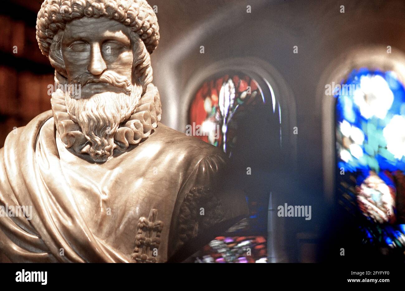 FRANCE. BAS-RHIN (67) SELESTAT. HUMANIST LIBRARY, BUST OF PRINTER AND  PUBLISHER JEAN MENTEL Stock Photo - Alamy