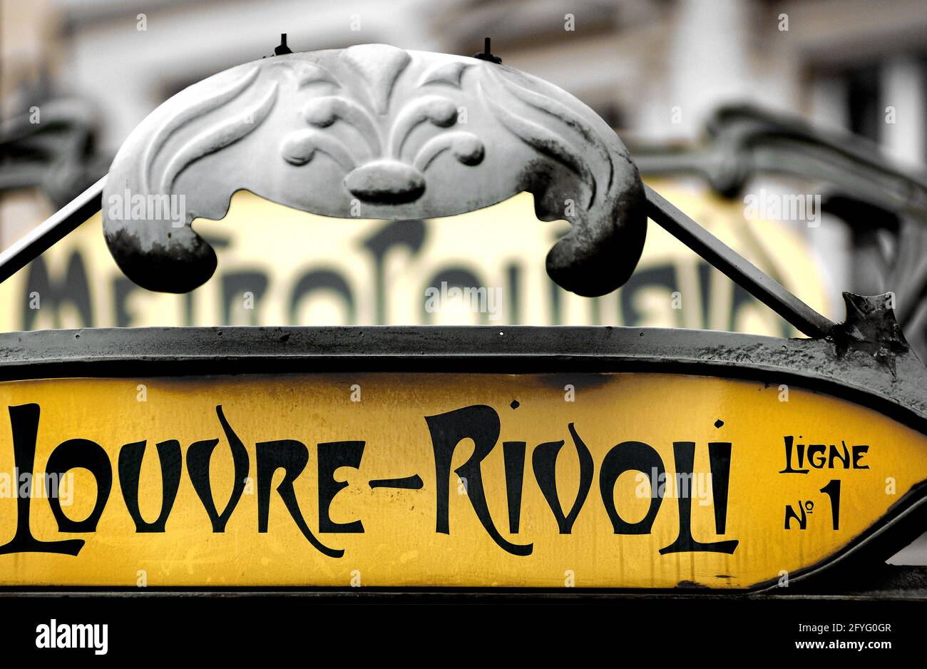 FRANCE. PARIS (75) METRO, STATION LOUVRE-RIVOLI. THE STATION IS OPENED IN 1900. ON THE BANKS ARE EXPOSED SINCE 1968 COPIES OF ART EXPOSED TO LOUVRE. T Stock Photo