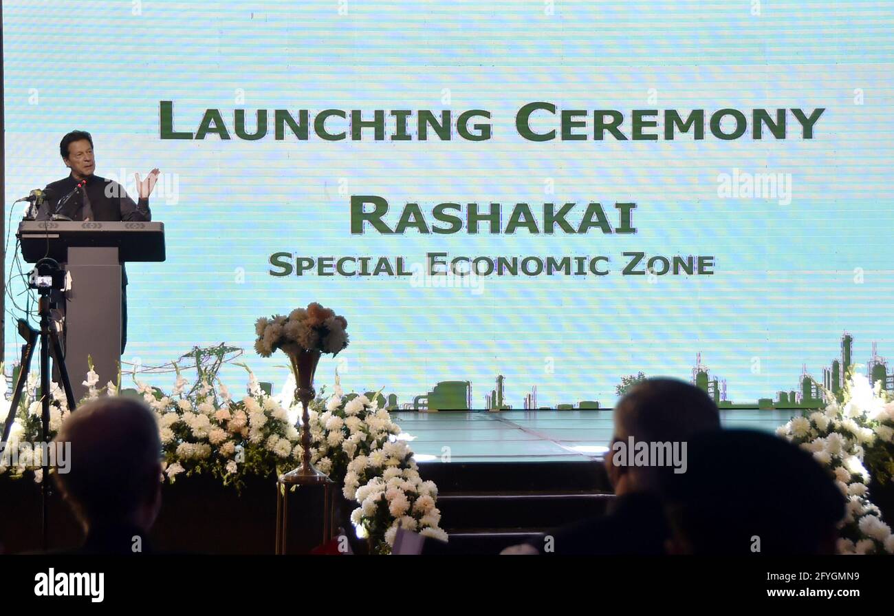 (210528) -- RASHAKAI, May 28, 2021 (Xinhua) -- Pakistani Prime Minister Imran Khan addresses the launching ceremony of Rashakai Special Economic Zone (SEZ) in Rashakai, Pakistan, on May 28, 2021. Pakistani Prime Minister Imran Khan said on Friday that the special economic zones (SEZs) under the China-Pakistan Economic Corridor (CPEC) will promote industrialization of his country and uplift its economy. Credit: Xinhua/Alamy Live News Stock Photo