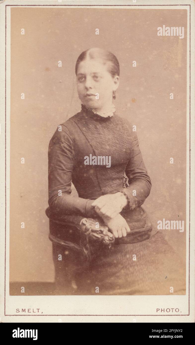 Victorian Basingstoke, Hampshire CDV (Carte De Visite) Showing a Slender Young Lady Stock Photo