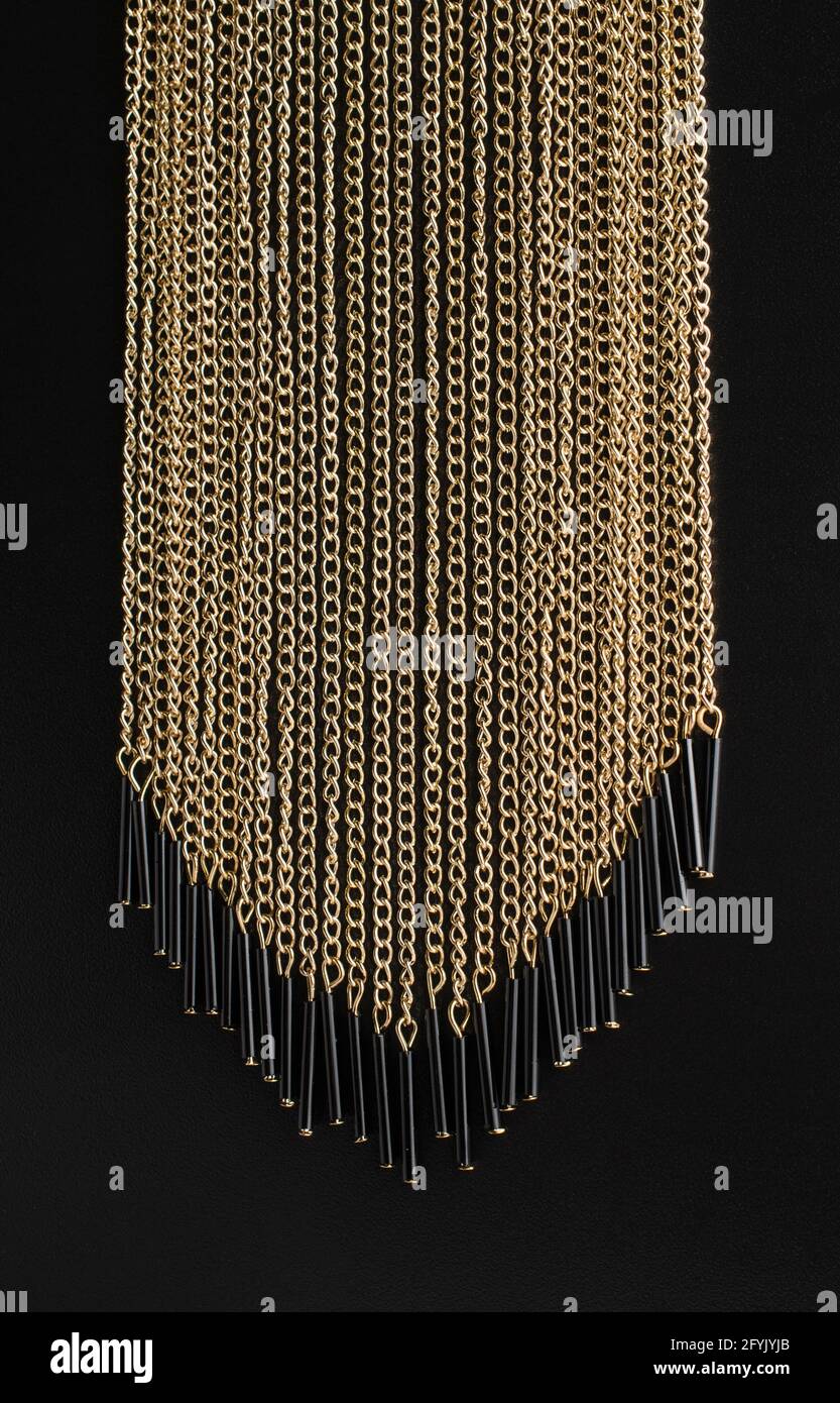Golden chains hi-res stock photography and images - Alamy