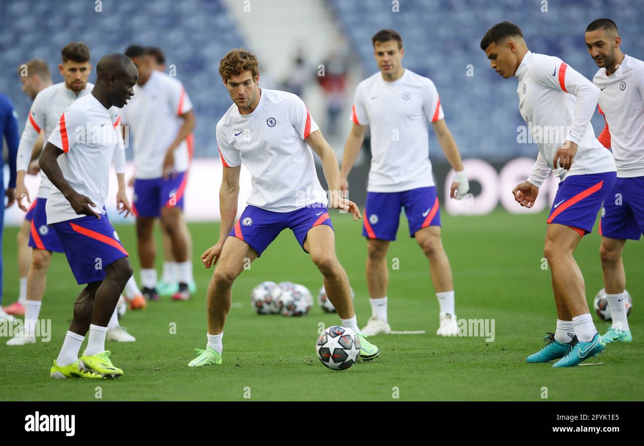 Porto, Portugal, 28th May 2021. Marcos Alonso of Chelsea (c) during a training session at the Estadio do Dragao, Porto. Picture credit should read: David Klein/Sportimage Credit: Sportimage/Alamy Live News Stock Photo
