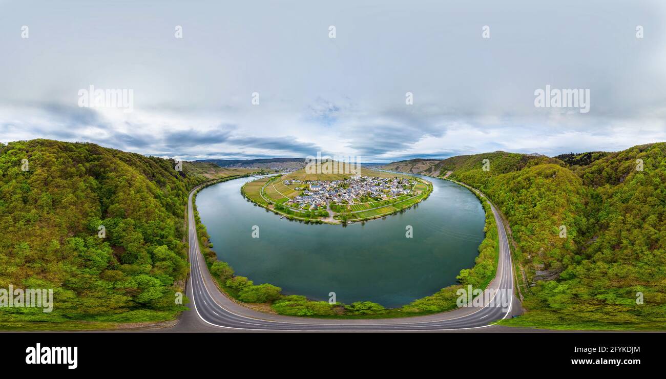 360 degree aerial Panorama view on Minheim. Beautiful town on the loop of romantic Moselle, Mosel river. Nearby Wintrich, Piesport,  Bernkastel-Kues. Stock Photo