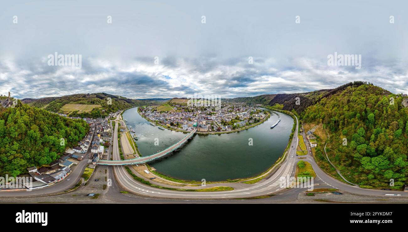 360 degree aerial Panorama view on Traben-Trarbach. Beautiful historical town on the loop of romantic Moselle, Mosel  river. Rhineland-Palatinate, Ger Stock Photo
