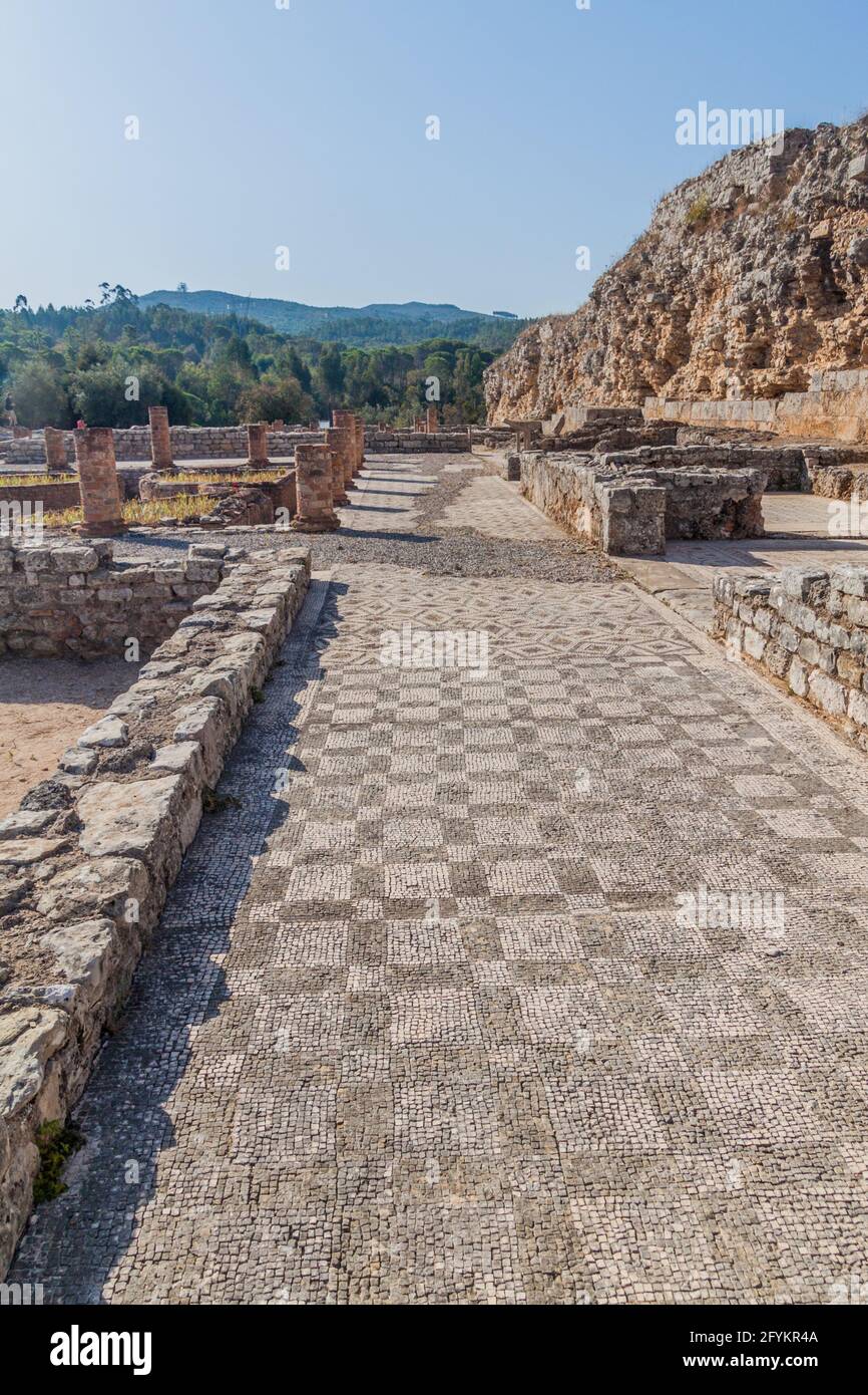 Roman garden structure hi-res stock photography and images - Alamy