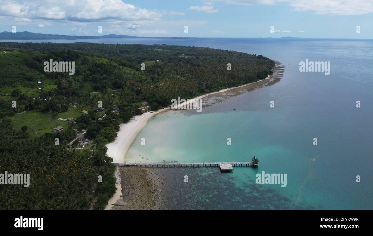 Isabela City, Philippines. 28th May, 2021. Empty white sand beach of Malamawi Island in Basilan. Beach are still close during the general community quarantine (GCQ) (Photo by Sherbien Dacalanio/Pacific Press) Credit: Pacific Press Media Production Corp./Alamy Live News Stock Photo