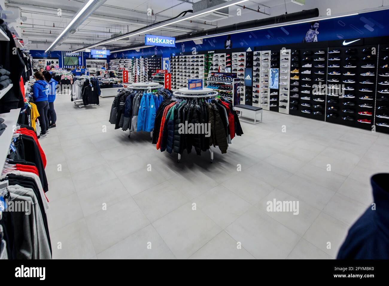 Nike store display hi-res stock photography and images - Page 9 - Alamy