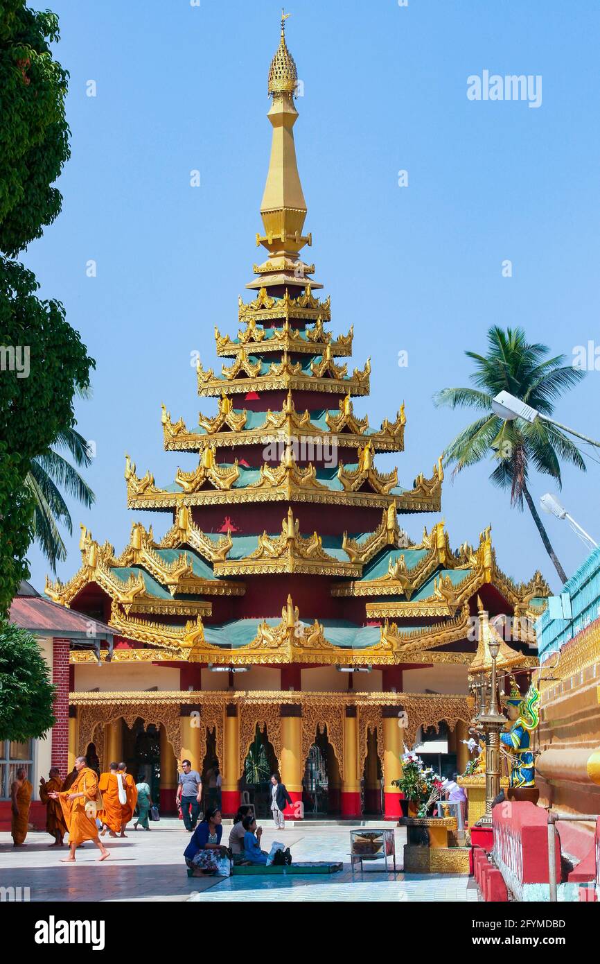 Buddhist temple near the Shwemawdaw Paya in Bago, Myanmar (Burma). Stock Photo