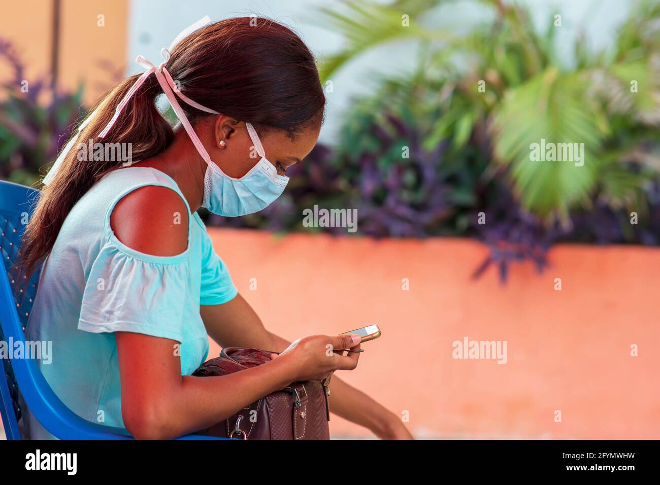African woman face mask hi-res stock photography and images - Alamy