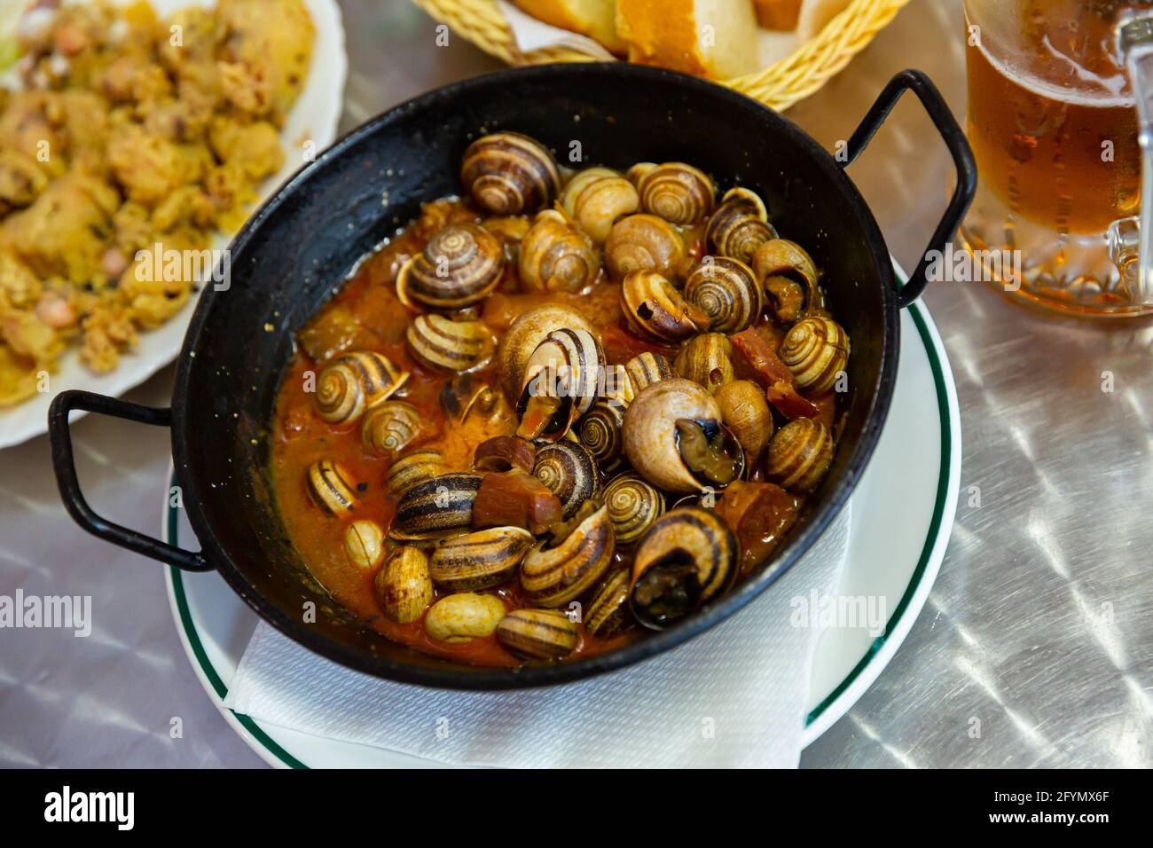 Tapa Caracoles Hi res Stock Photography And Images Alamy tapa-caracoles-hi-res-stock-photography-and-images-alamy