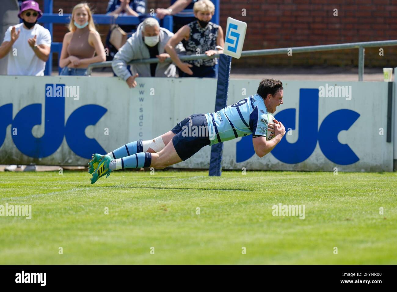James LENNON (9) of Bedford Blues scores his team’s second try during the Greene King IPA Championship match between Bedford Blues and Ampthill RUFC at Goldington Road, Bedford, England on 29 May 2021. Photo by David Horn. Stock Photo