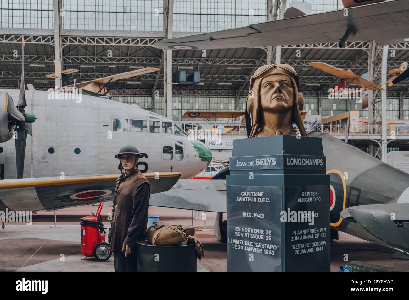 Brussels, Belgium - August 17, 2019: Bust of Jean de Selys Longchamps  Belgian fighter pilot in The Royal Museum of the Armed Forces and Military  Histo Stock Photo - Alamy