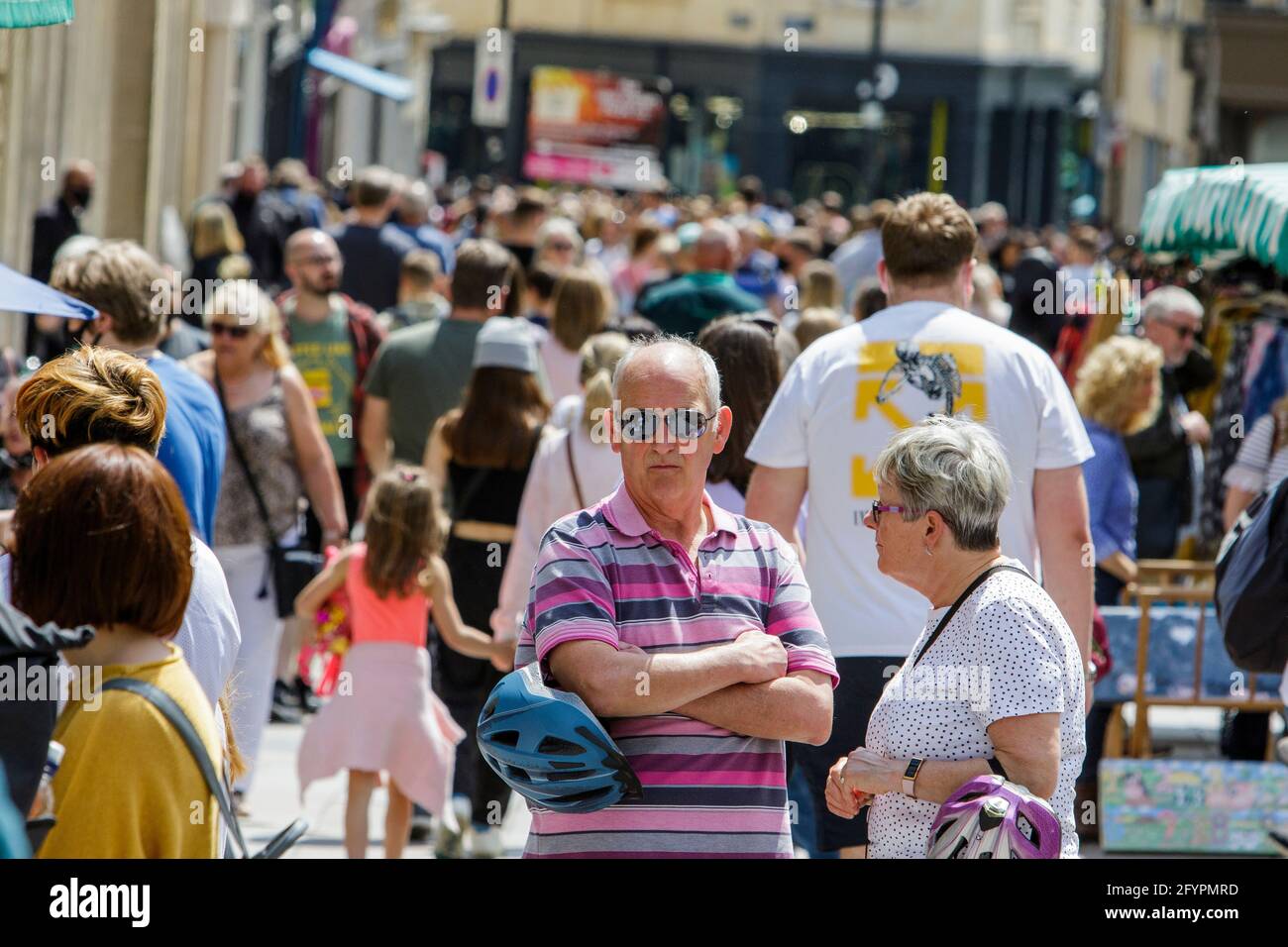 Bath, Somerset, UK. 29th May, 2021. Crowds of shoppers are pictured on the streets of Bath as people made the most of the bank holiday weekend sunshine. Credit: Lynchpics/Alamy Live News Stock Photo