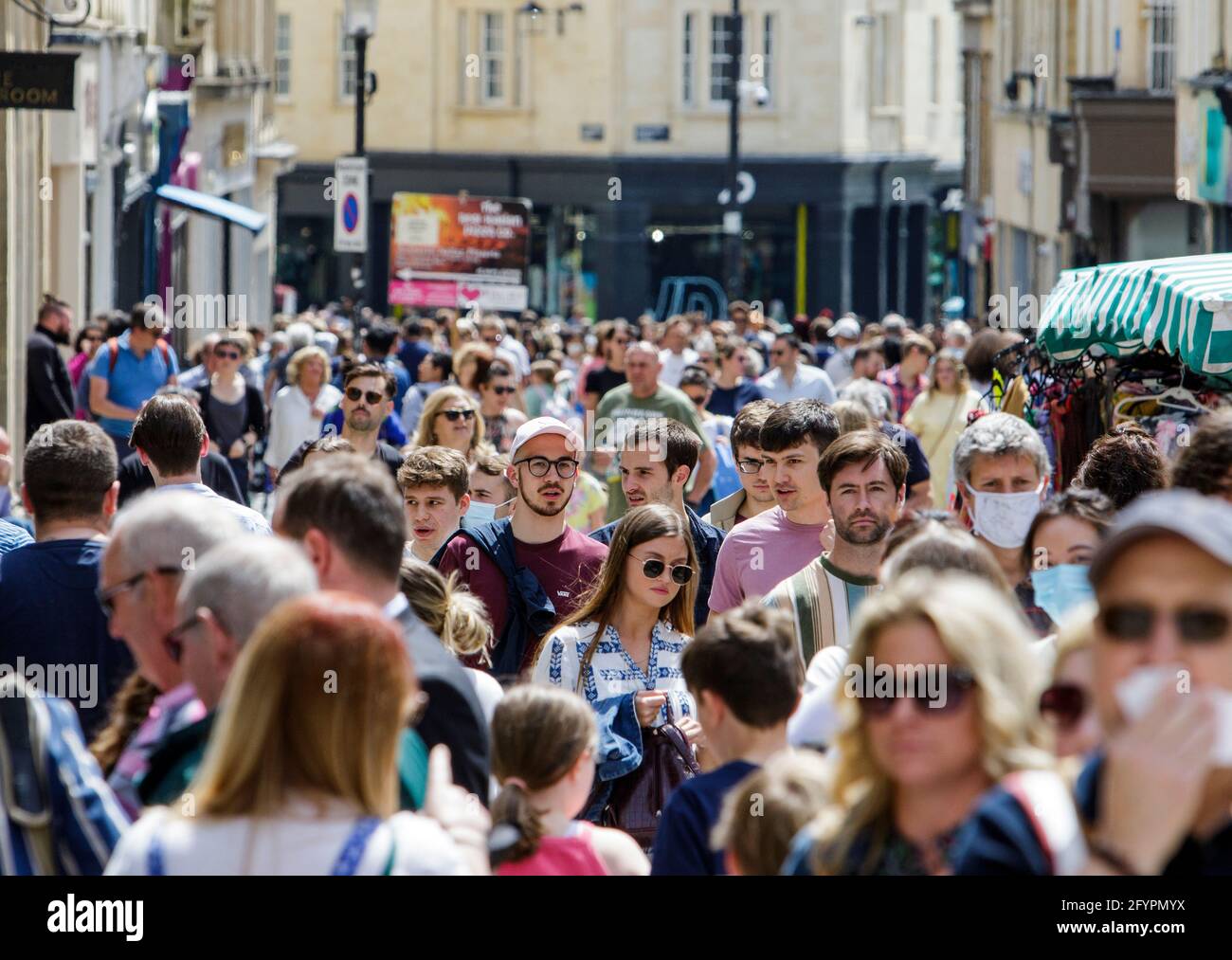Bath, Somerset, UK. 29th May, 2021. Crowds of shoppers are pictured on the streets of Bath as people make the most of the bank holiday weekend sunshine. Credit: Lynchpics/Alamy Live News Stock Photo