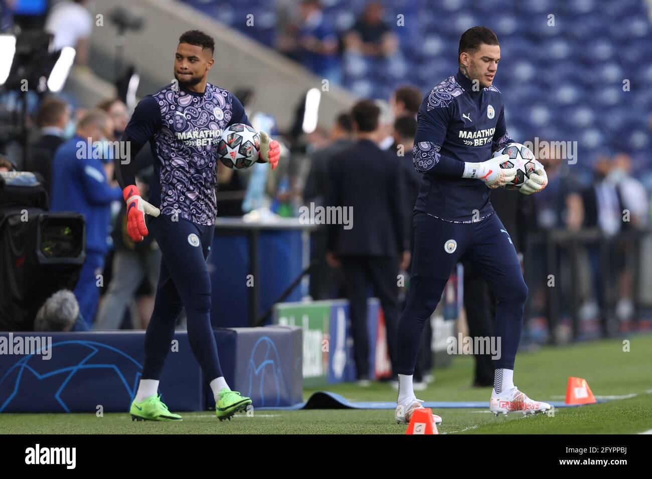 PORTO, PORTUGAL - MAY 29: Zack Steffen [left] and Ederson [right] of Manchester City before the UEFA Champions League Final between Manchester City and Chelsea FC at Estadio do Dragao on May 29, 2021 in Porto, Portugal. (Photo by MB Media) Stock Photo