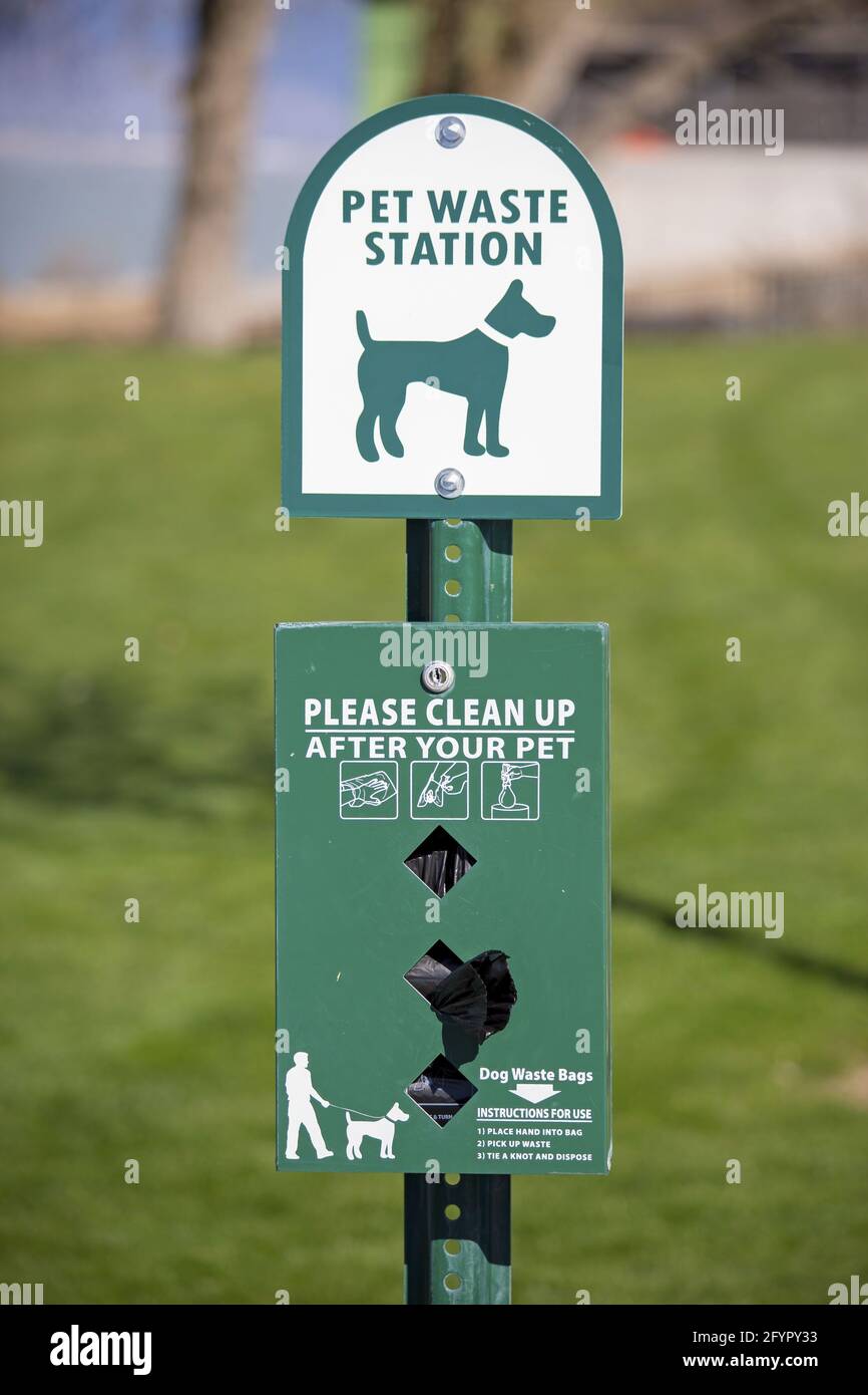 Dog Waste Station High Resolution Stock Photography And Images Alamy
