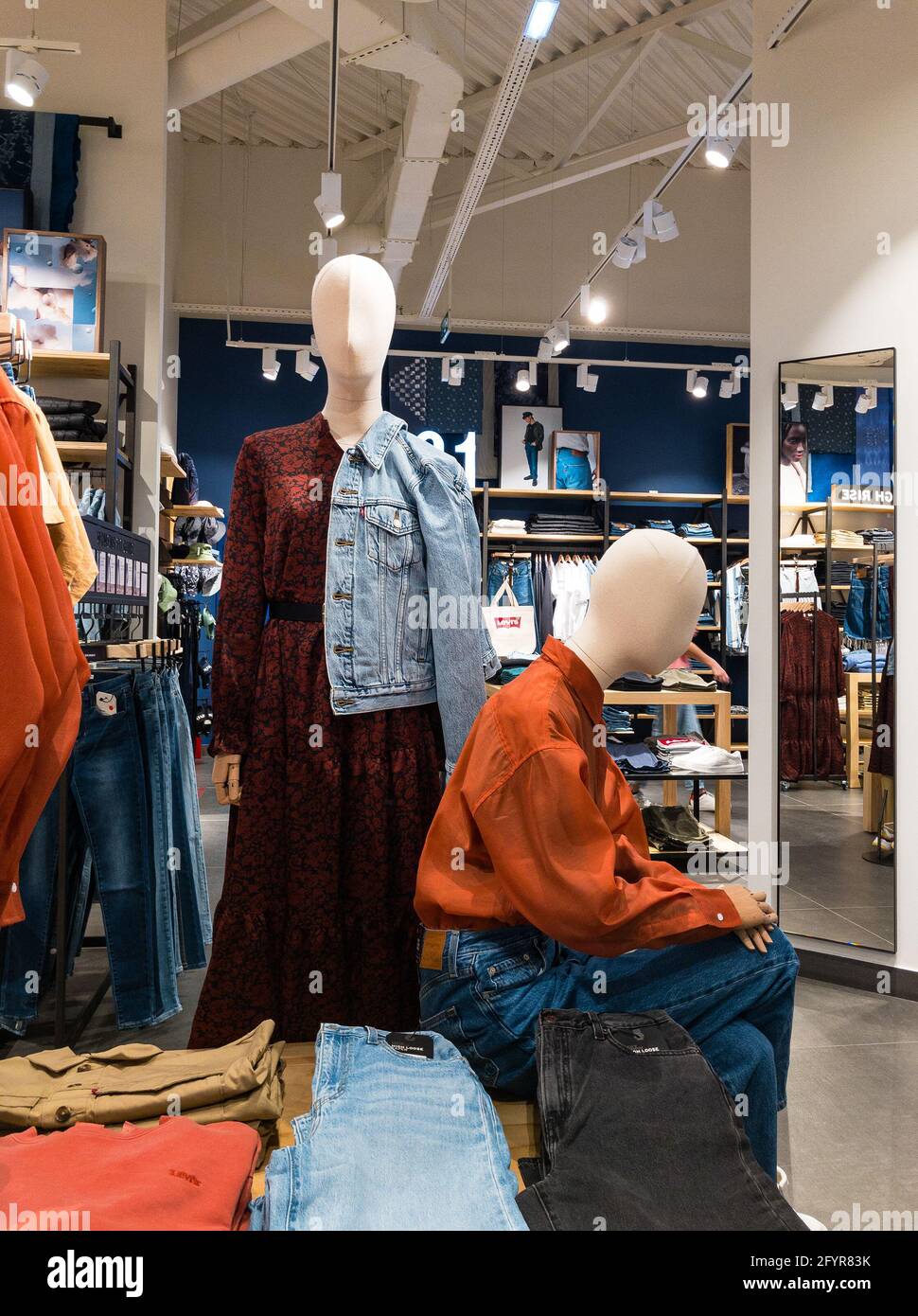 2021: Levis boutique. Levi Strauss & Co, american manufacturer of jeans and  clothes, since 1853 Stock Photo - Alamy