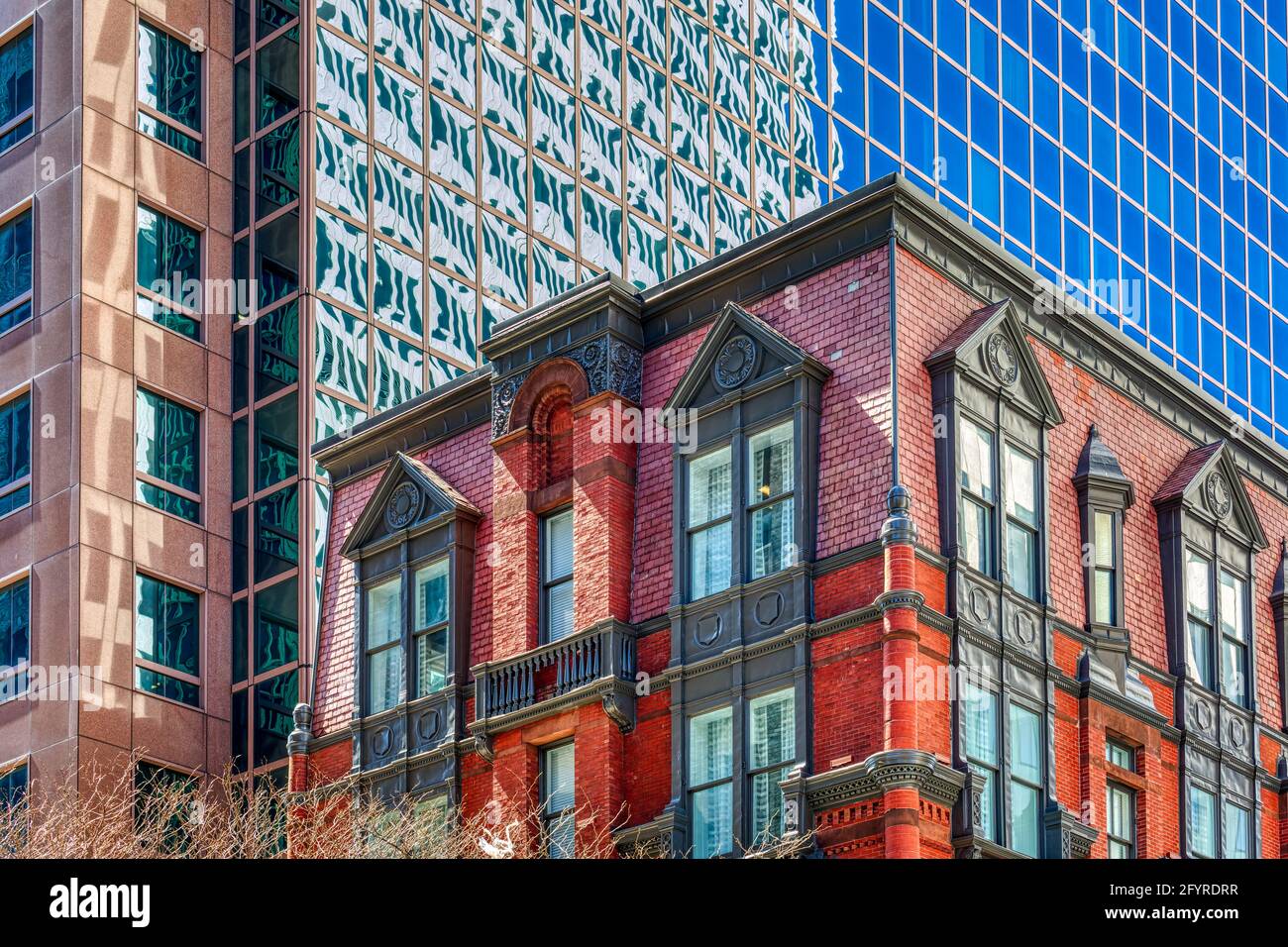 Old & New Queen Annestyle Exchange Building (1888) against backdrop