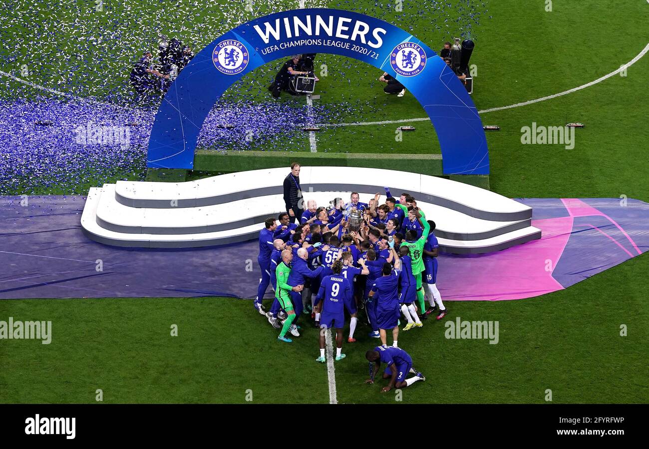 Chelsea Players Celebrate With The Trophy After The Final Whistle The Uefa Champions League Final Match Held At Estadio Do Dragao In Porto Portugal Picture Date Saturday May 29 21 Stock Photo Alamy Chelsea Players Celebrate With The Trophy After The Final Whistle The Uefa Champions League Final Match Held At Estadio Do Dragao In Porto Portugal Picture Date Saturday May 29 21 Stock Photo Alamy