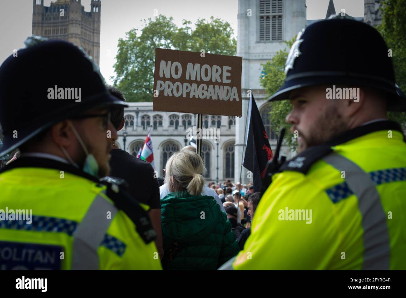 Manchester, UK. 29th May, 2021. The MET police monitor the start of a anti-lockdown protest. The number of people attending the protests has increased month on month since the introduction of the COVID-19 restrictions. Credit: Andy Barton/Alamy Live News Stock Photo