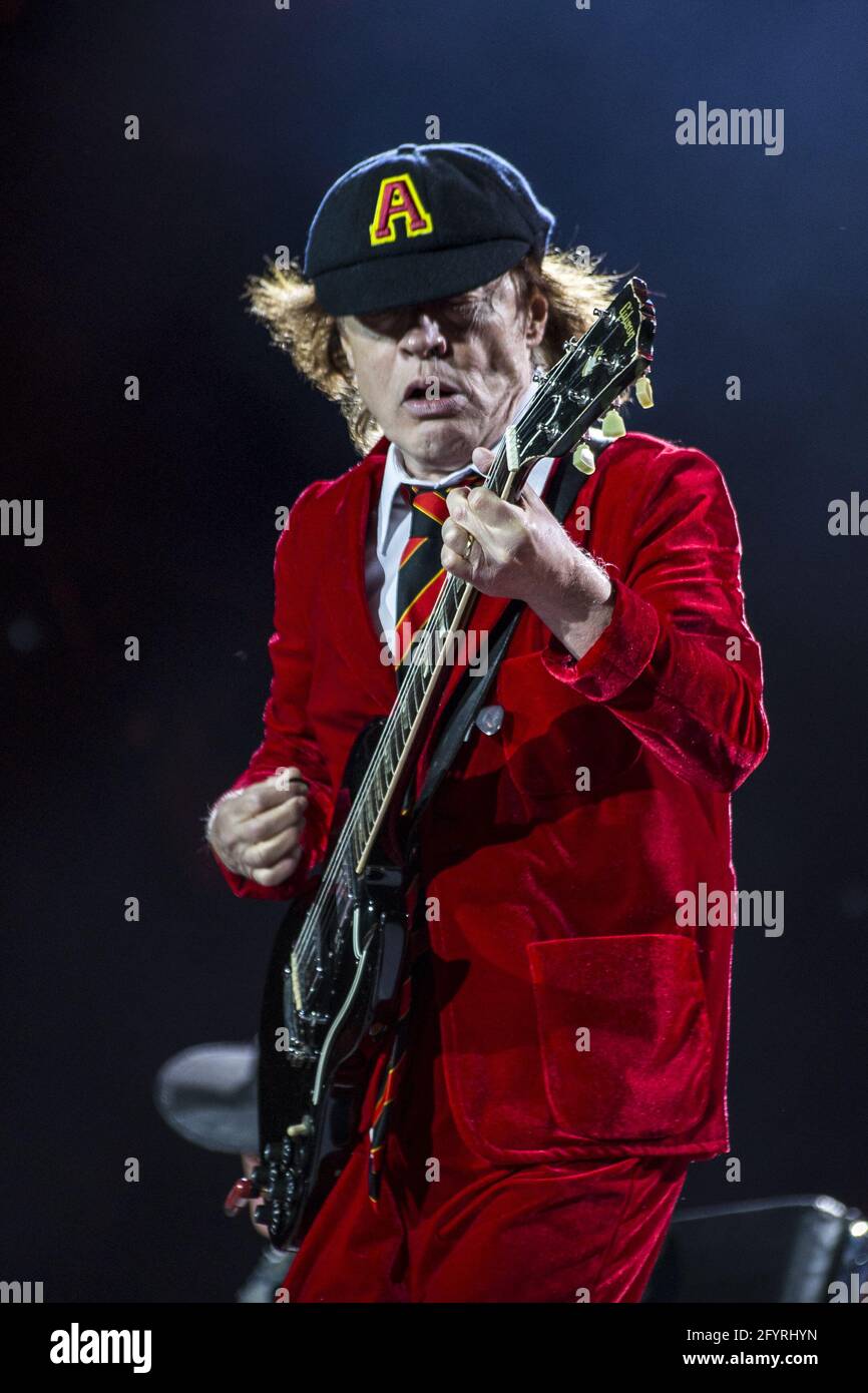 Ac dc in concert hi-res stock photography and images - Alamy