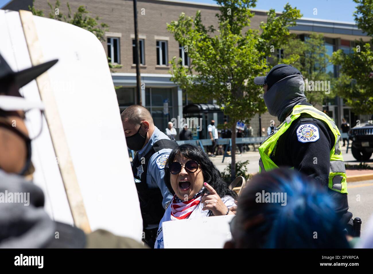 Officer evan solano was relieved of his duties for the duration of an ongoing investigation by the civilian office of police accountability. Chicago Police Officer Evan Solano - Police Supporter High Resolution Stock Photography And Images Alamy