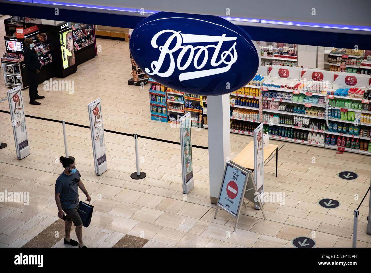Boots pharmacy beauty hi-res stock photography and images - Page 2 - Alamy