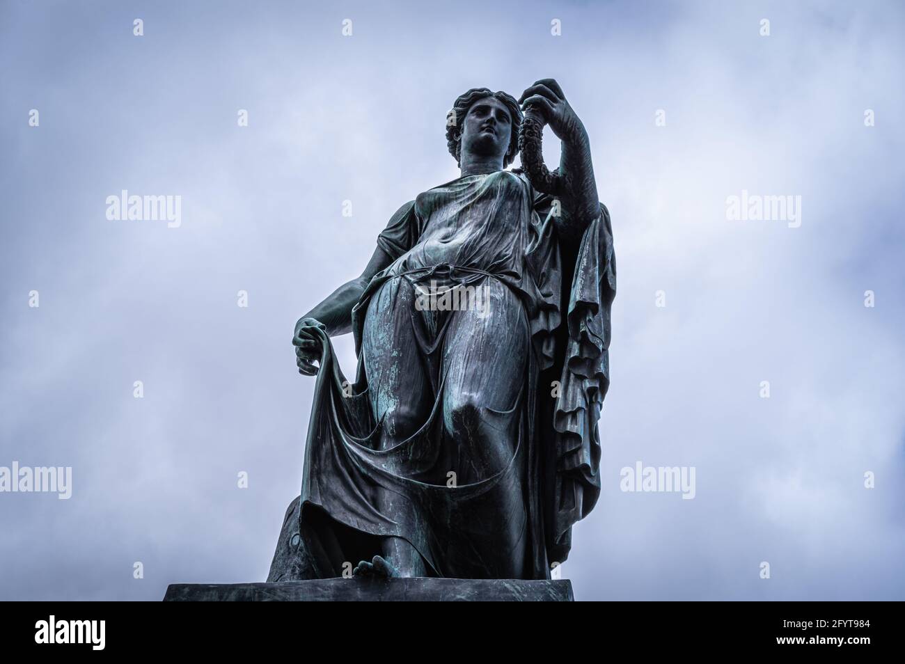 Flora goddess hi-res stock photography and images - Alamy