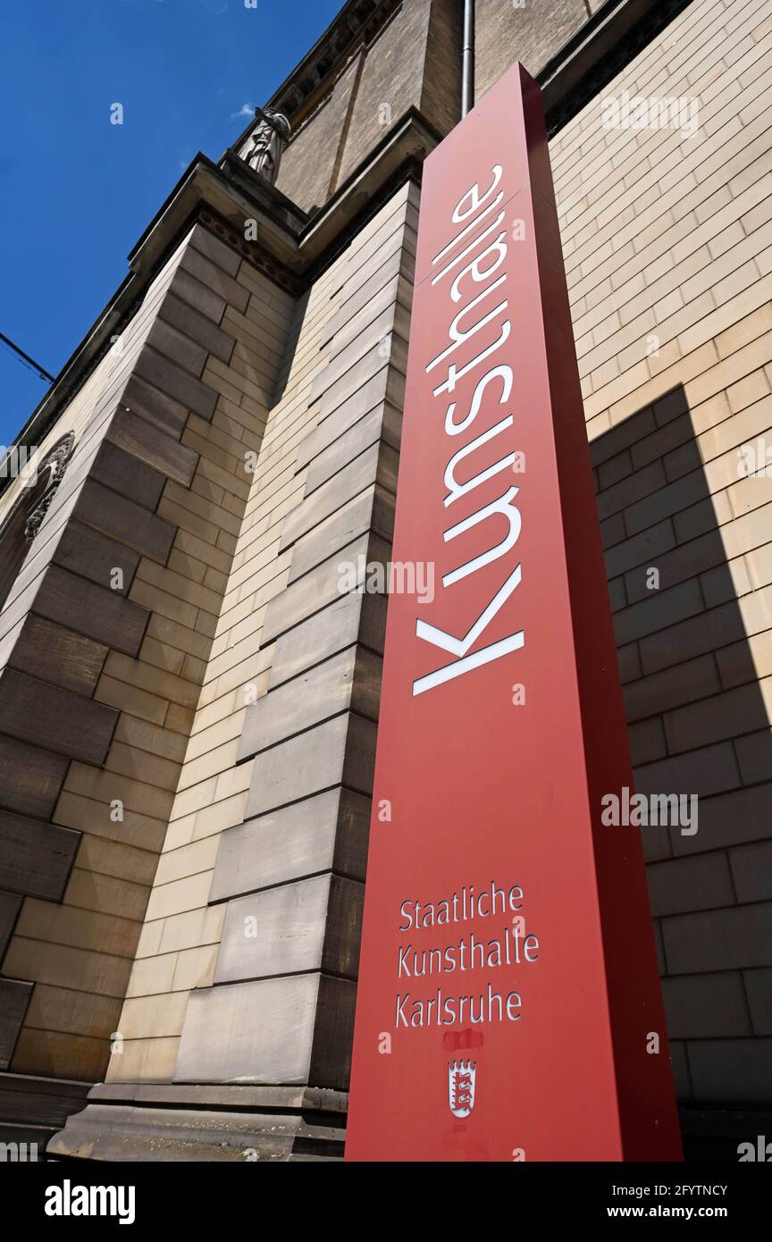 Karlsruhe, Germany. 29th May, 2021. Exterior photograph of the Staatliche Kunsthalle Karlsruhe. The Kunsthalle has returned a painting by the expressionist Erich Heckel (1883-1970) to the heirs of the previous Jewish owner because, according to experts, it is Nazi looted art. The painting 'Geschwister' (Brothers and Sisters), painted in 1913, was sent to the USA last week, a spokesman for the Baden-Württemberg Ministry of Art in Stuttgart announced. Credit: Uli Deck/dpa/Alamy Live News Stock Photo