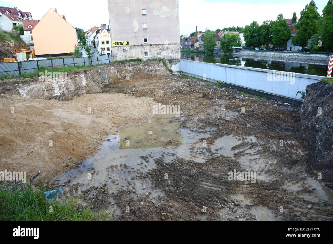 Baugrund in Zgorzelec , nahe der Altstadtbrücke , für ein Mehrfamilienhaus Stock Photo