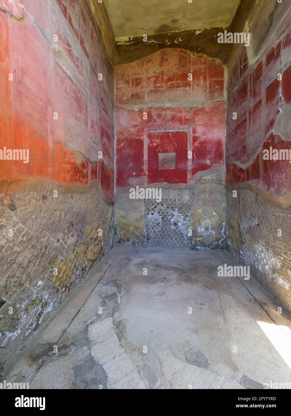 Exedra (recess) decorated in the fourth style House of Argus (Casa di