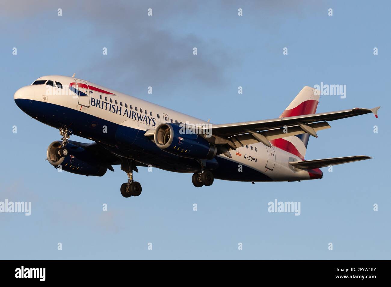 LONDON, UNITED KINGDOM - Feb 23, 2020: British Airways (BA / BAW) approaching London Heathrow Airport (EGLL/LHR) with an Airbus A319-131 (G-EUPA/1082) Stock Photo
