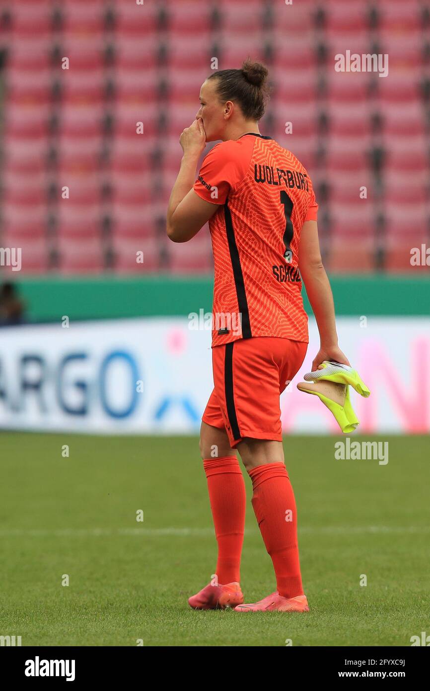 92 football grounds on Zsmpe9zfrwe9am