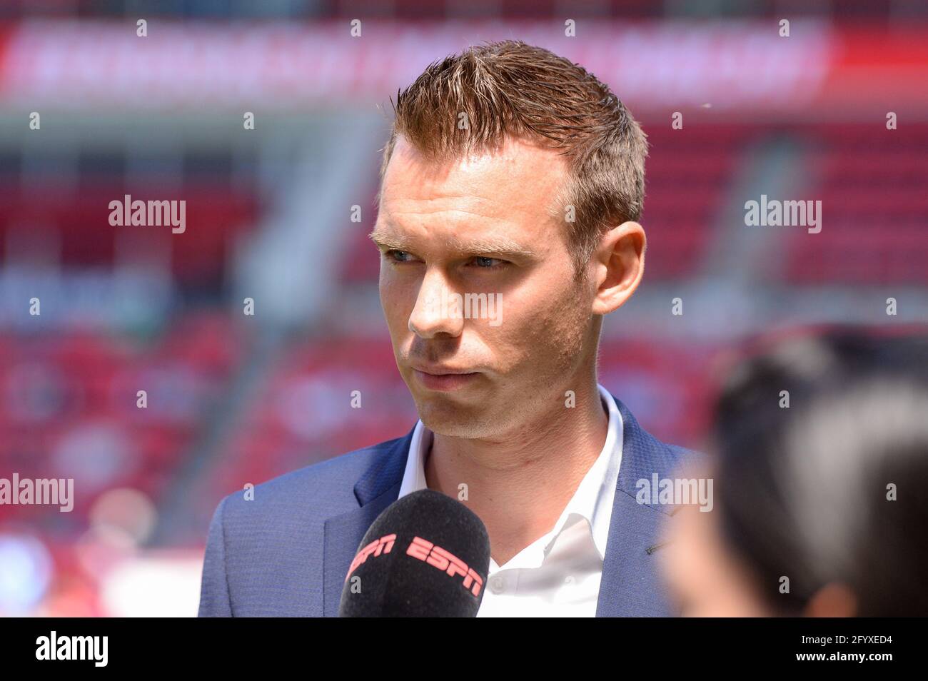 EINDHOVEN NETHERLANDS MAY 30 Coach Tommy Stroot of FC Twente during the Women s Eredivisie Championsship match between PSV Eindhoven and FC Twente at Philips Stadion on May 30 2021 in Eindhoven
