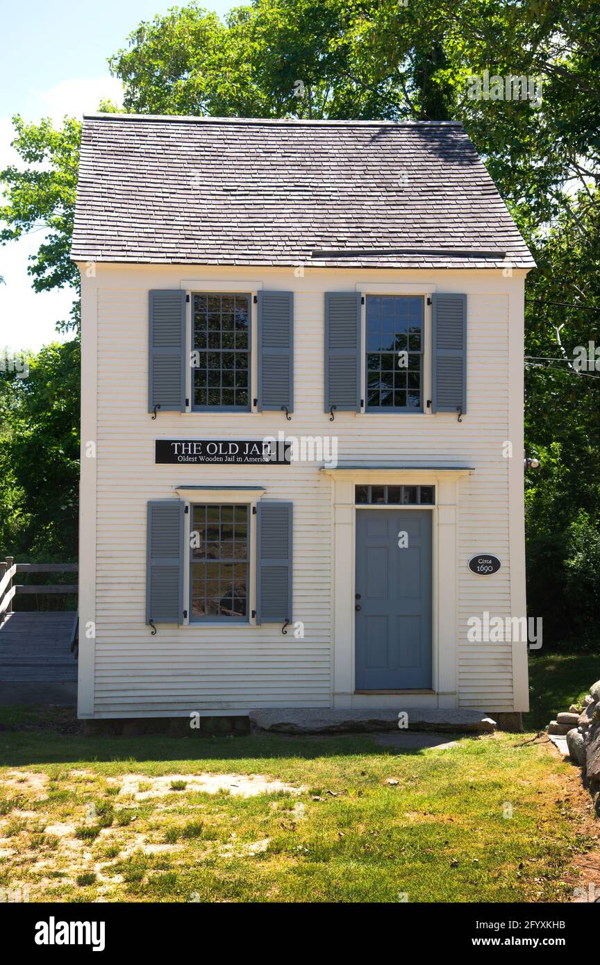 Old Jail House - 1690 - The oldest wooden jailhouse in the US ...