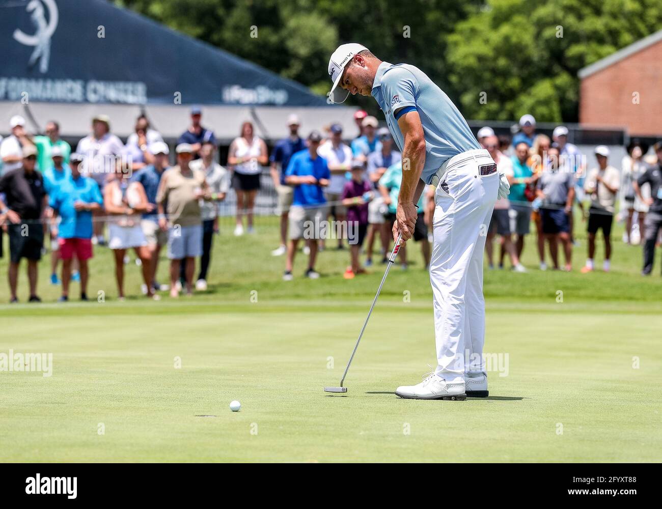 Fort Worth, TX, USA. 29th May, 2021. Justin Thomas putts his ball during  the third round of the Charles Schwab Challenge golf tournament at Colonial  Country Club in Fort Worth, TX. Gray