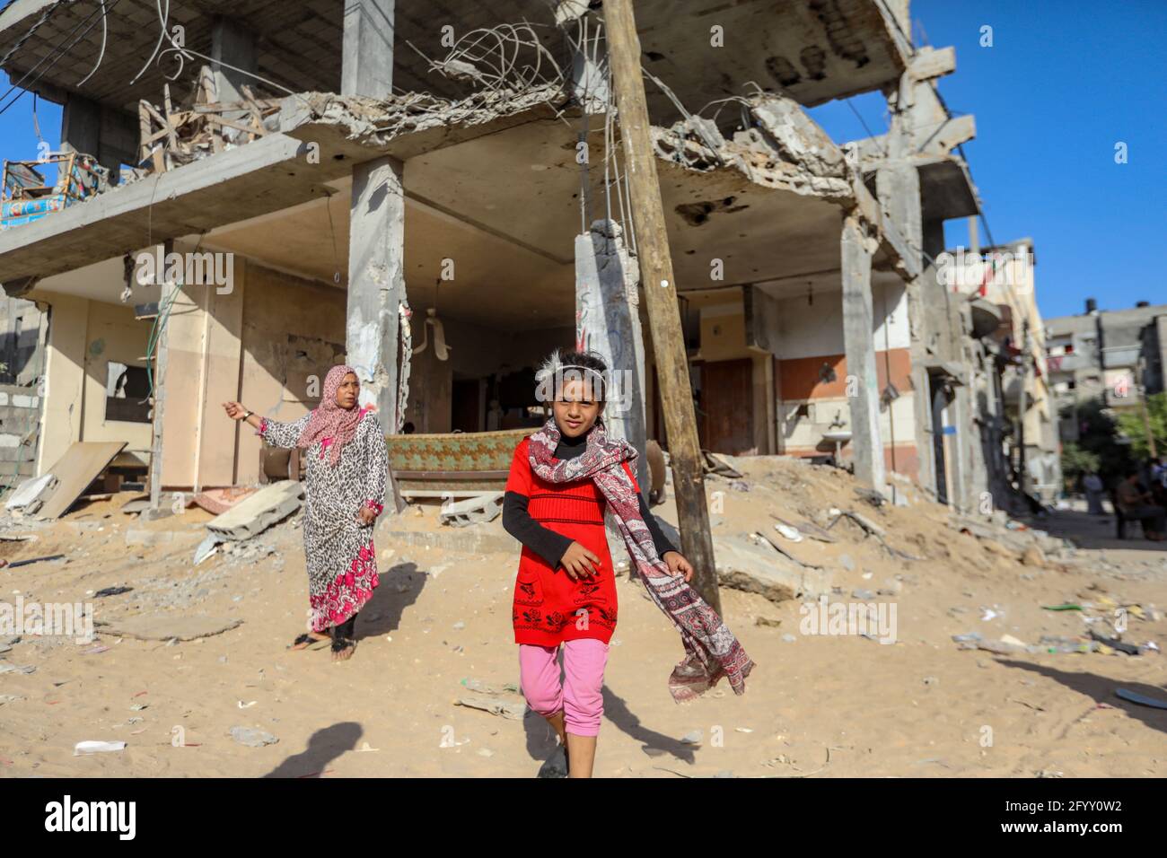 Many people and families lost their homes to the destruction by Israeli airstrikes. There is a ceasefire in place, but many are left homeless. Northern Gaza Strip, Gaza City. Stock Photo