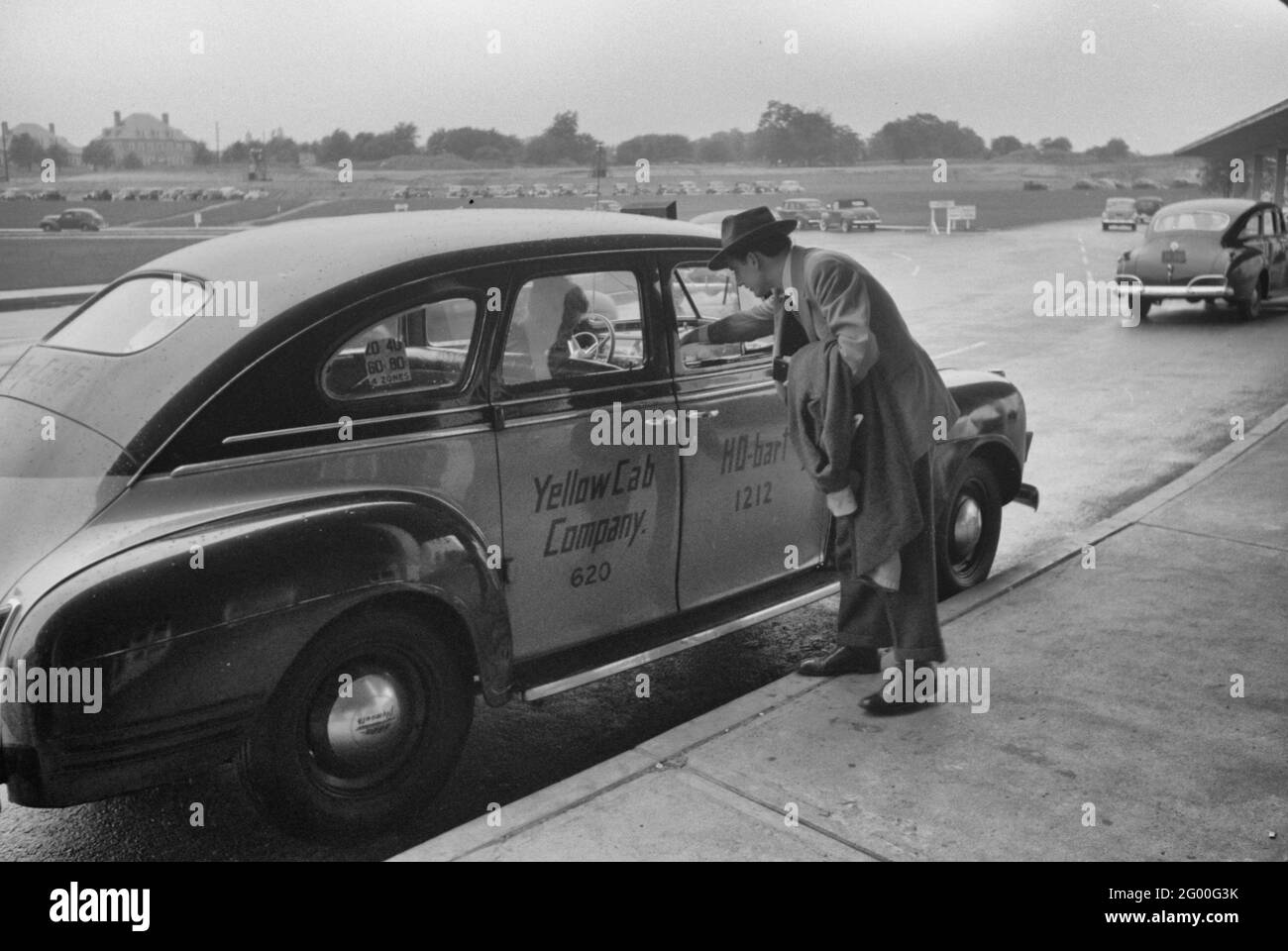 At the entrance to the municipal airport in Washington, DC, July 1941 Stock Photo