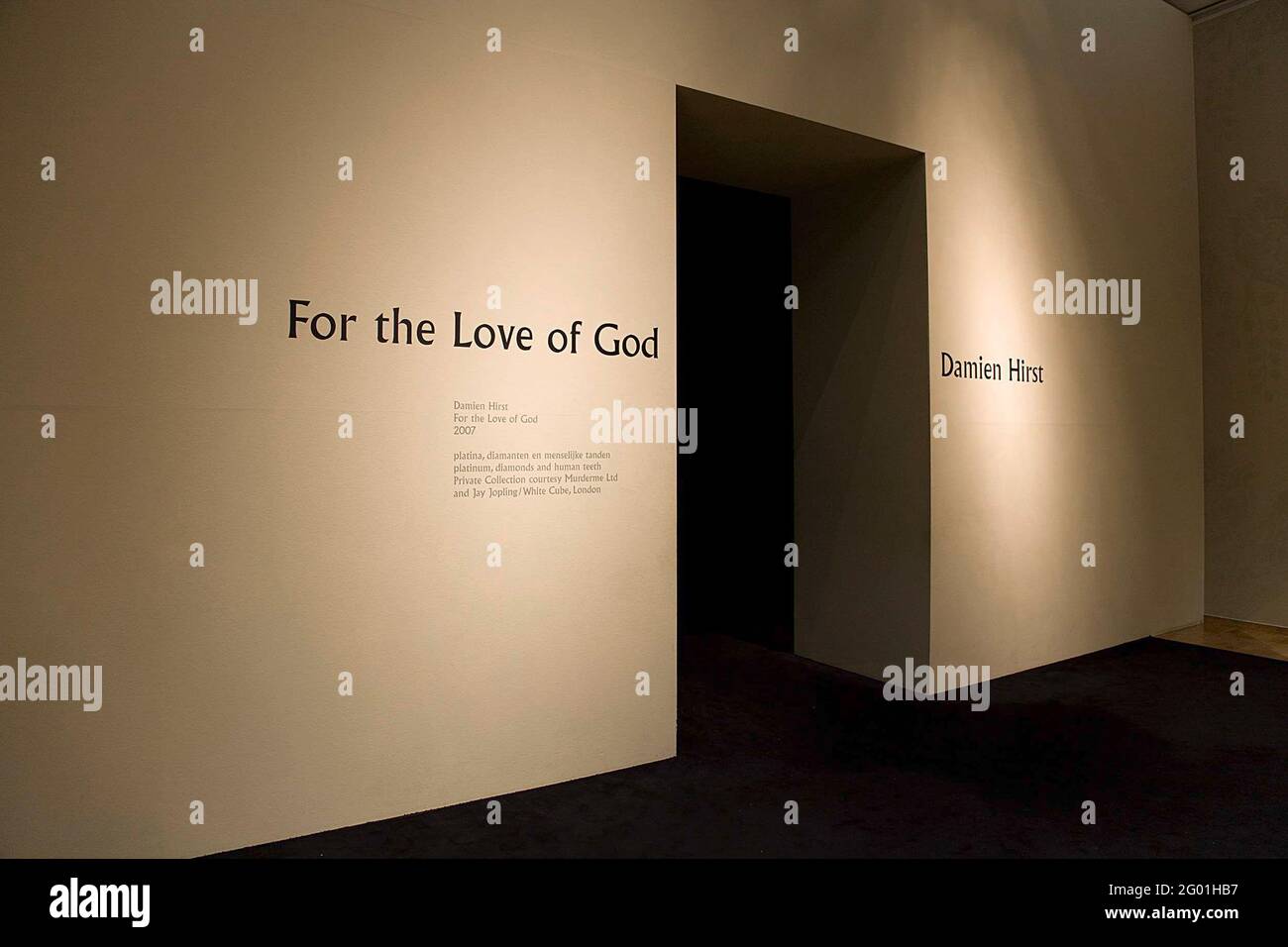 wall-with-text-and-passage-to-for-the-love-or-god-exhibition-damien