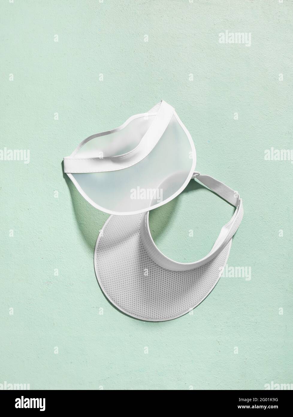 Visor hats hi-res stock photography and images - Alamy