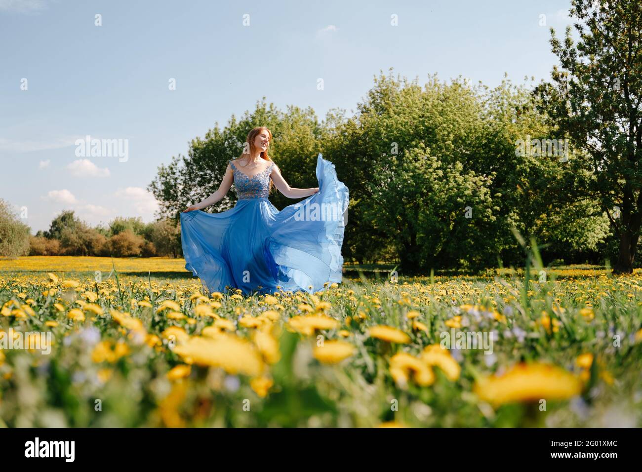 Woman running dress park hi-res stock photography and images - Alamy