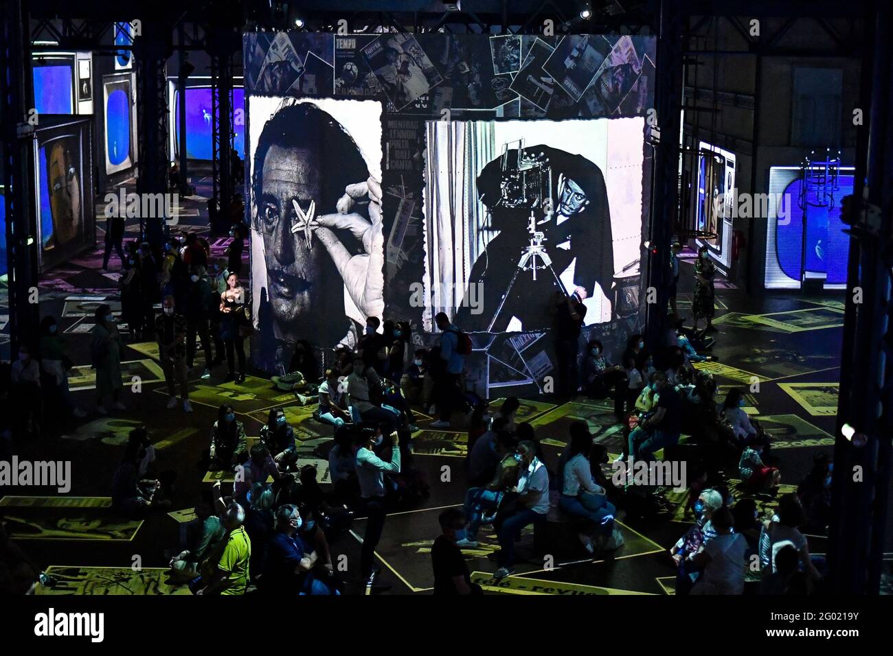 Atelier Des Lumieres Paris High Resolution Stock Photography And Images Alamy