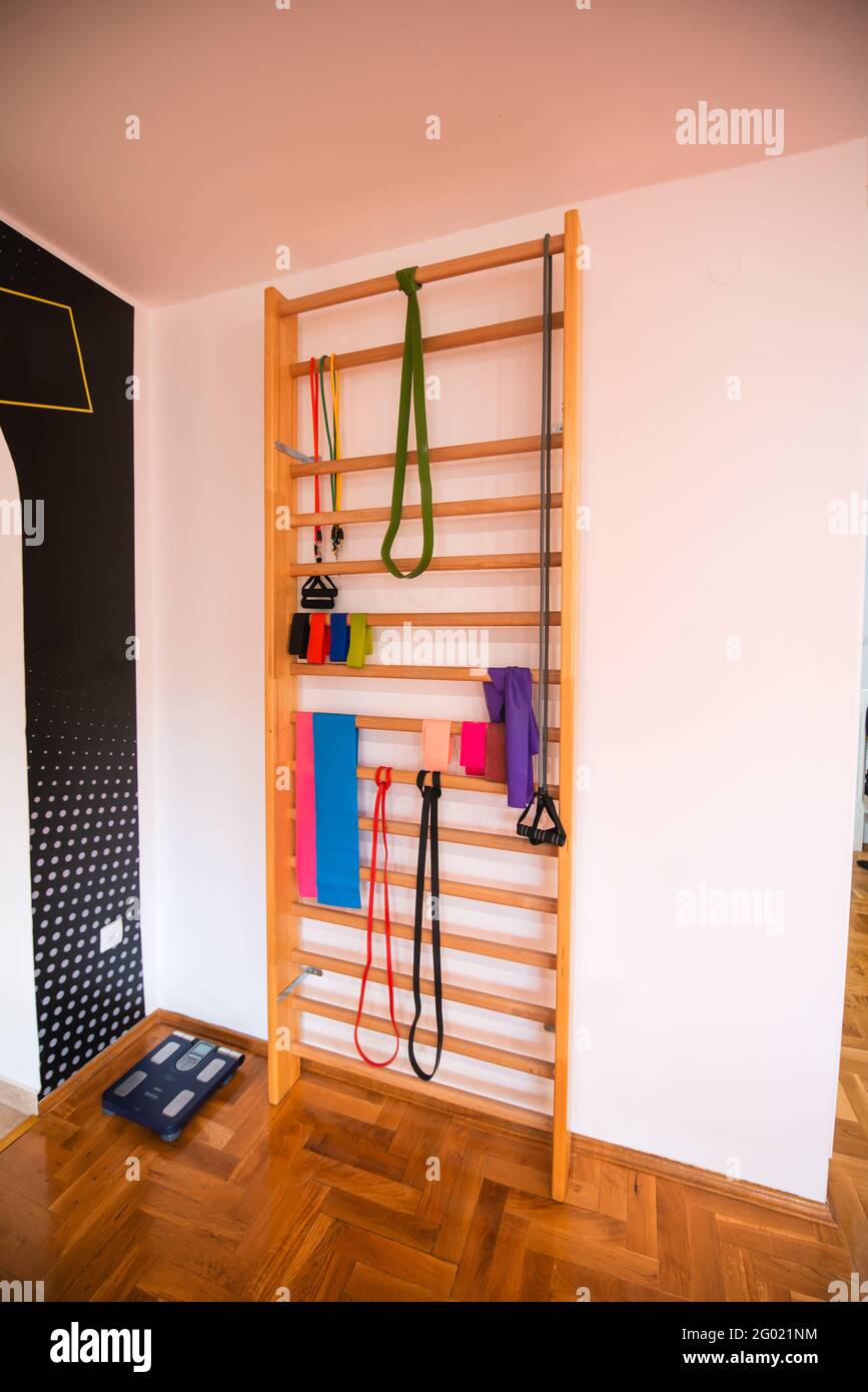 Wall mounted gym ladder hires stock photography and images Alamy