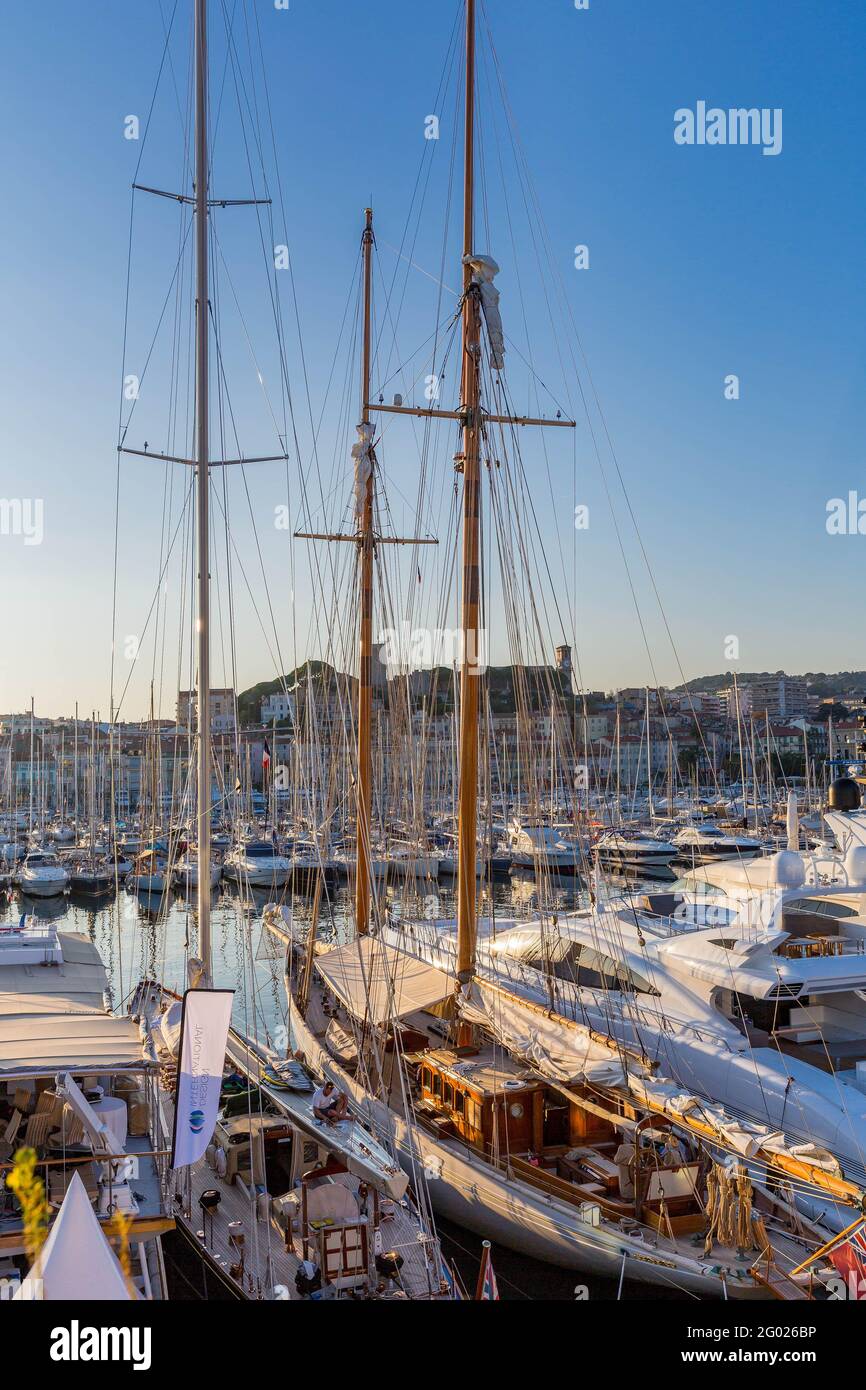 Cannes anchorage hires stock photography and images Alamy