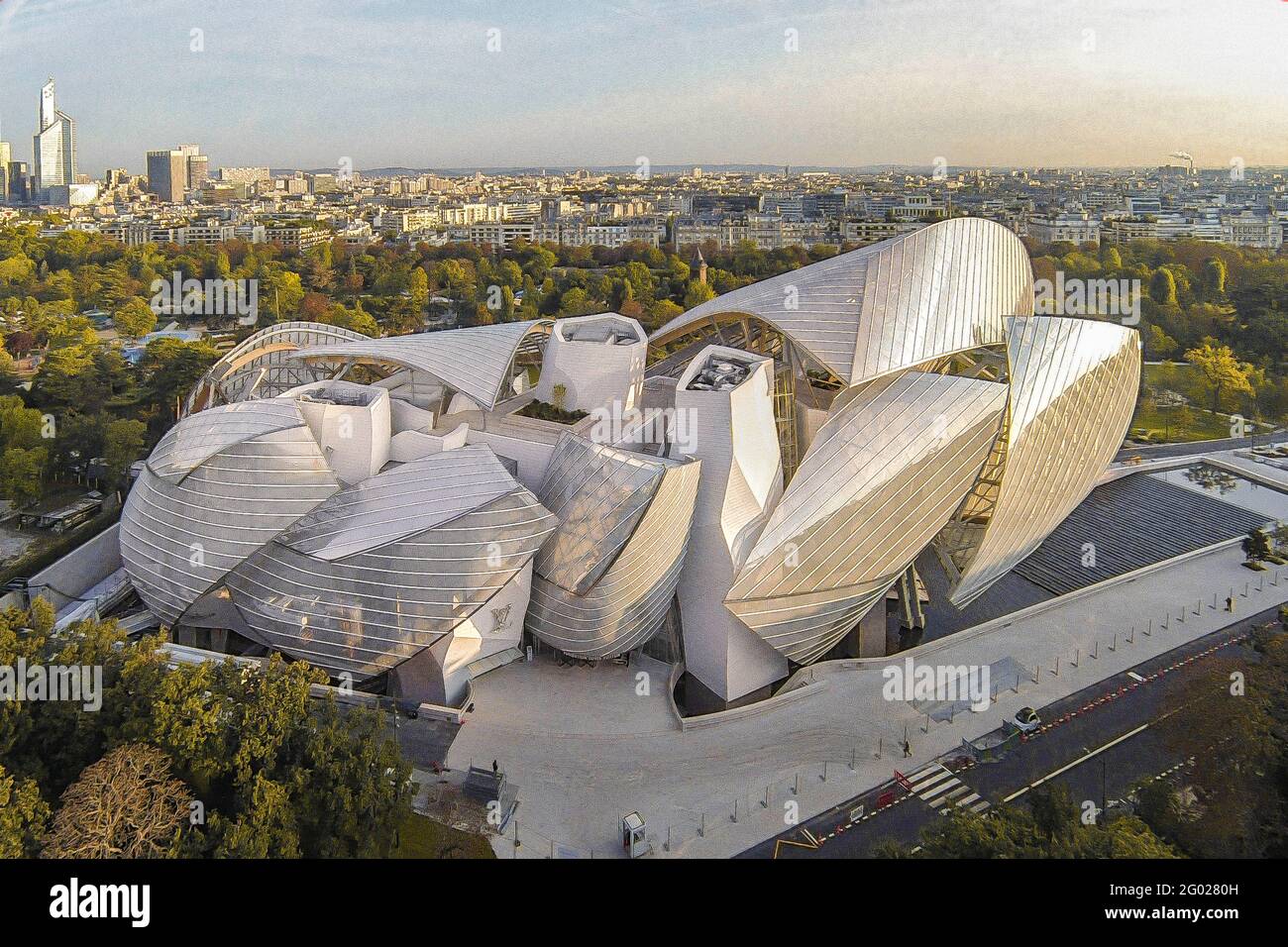 Stipendium Walter Cunningham Bourgeon FRANCE. PARIS (75) BOIS DE BOULOGNE PARK. THE LOUIS VUITTON FOUNDATION,  WHICH WILL HOUSE A PERMANENT COLLECTION OF CONTEMPORARY ART AND TEMPORARY  EXHI Stock Photo - Alamy