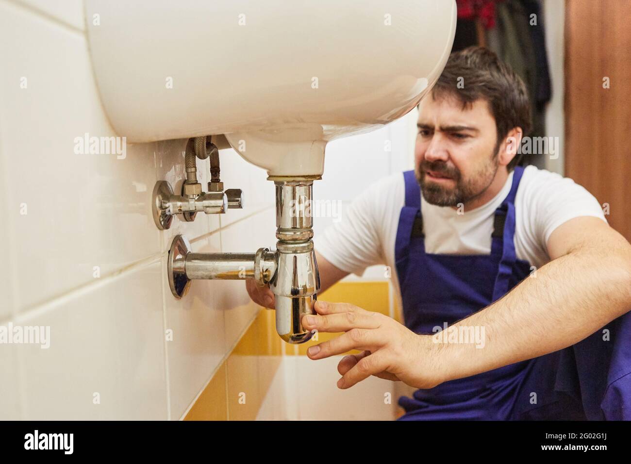 Siphon tube hires stock photography and images Alamy