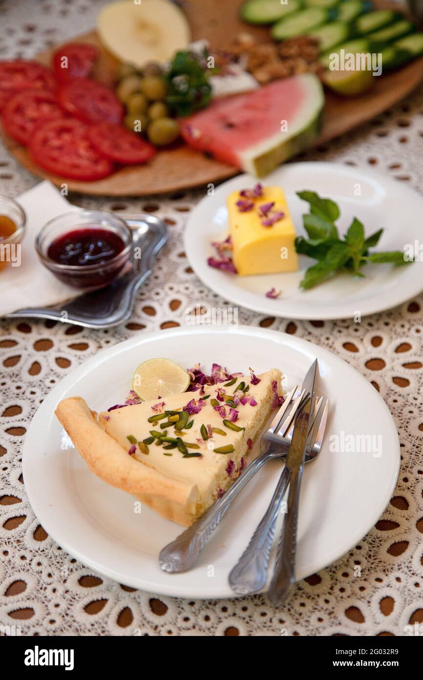 Persisches frühstück in einem Kaffe in Teheran, Iran Stock Photo