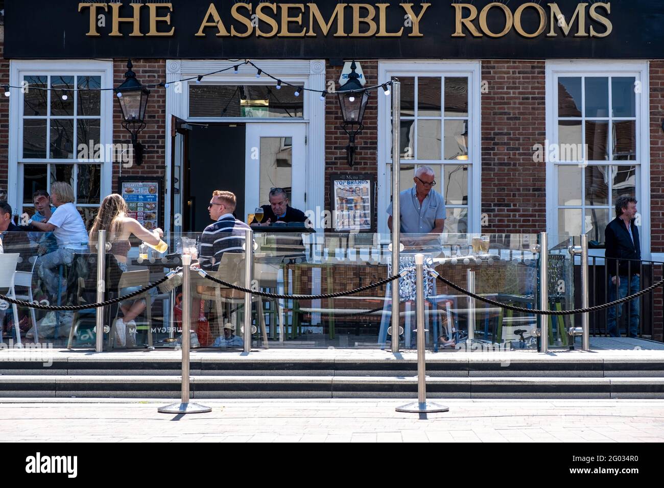 Wetherspoons pub epsom hires stock photography and images Alamy